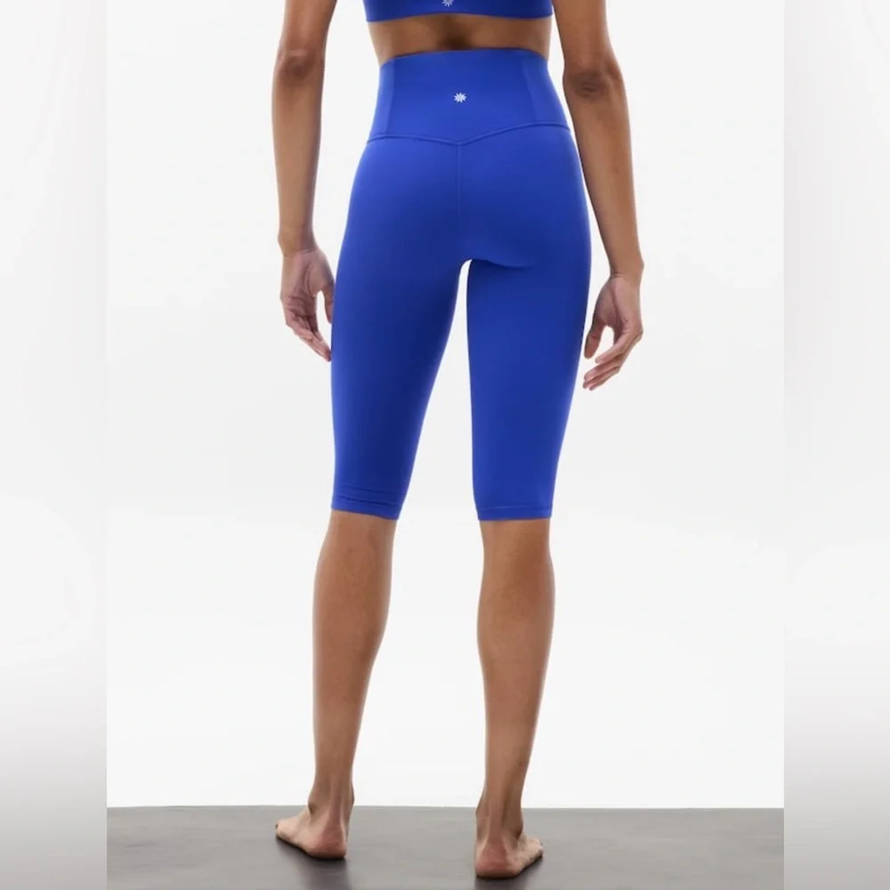 NWT Athleta Ultra High Rise Elation Varsity Crop Size Medium. - Picture 3 of 7